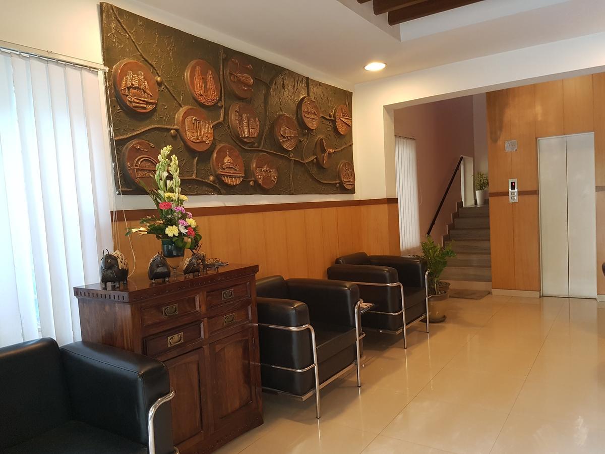 特瑞尼提套房酒店 班加罗尔 外观 照片